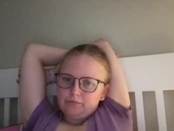 girl
        lexielilacs cam image #4526472