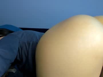 girl
        lean_lie cam image #979400