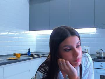 girl
        janecoxa cam image #2860410
