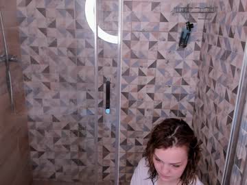 girl
        alice_tucci cam image #4692475