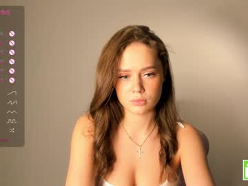 girl
        brittcubitt cam image #3798447