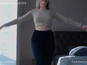 girl
        cbhotblonde cam image #151914