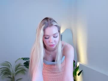 girl
        cassie_palmer cam image #4259008