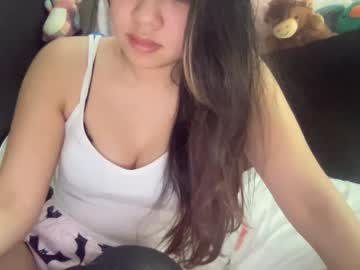 girl
        hiddenr0se cam image #3611331