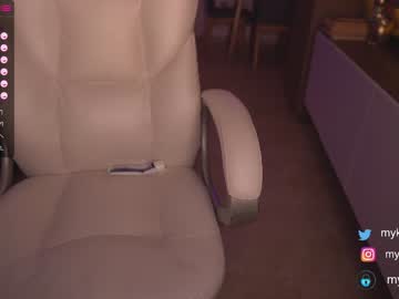 girl
        mykinkybunny cam image #299163
