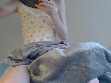 girl
        little_bella_bunny cam image #4713696