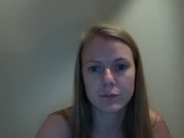 girl
        biigbb cam image #271131