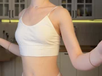 girl
        tweety_doing_sweety cam image #5592881