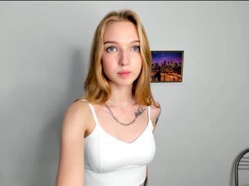 girl
        nobarbie cam image #2164977
