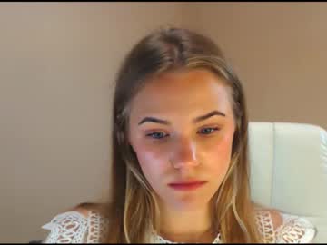 girl
        gwyneth_paltroww cam image #1882542