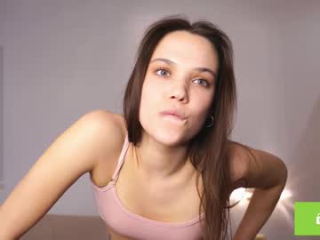 girl
        fannyedger cam image #6826565