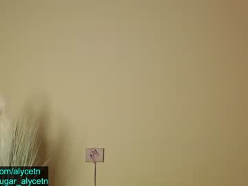 girl
        alycetn cam image #1116088