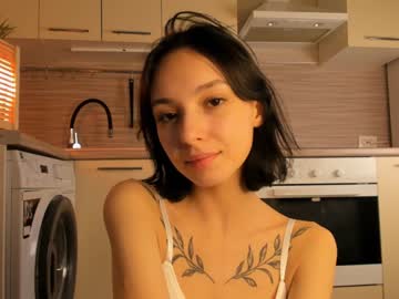 girl
        aimeerogers cam image #1318991