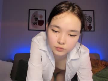 girl
        moon_shee cam image #3312379