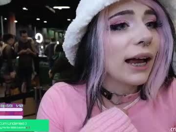 girl
        crimsonkitten cam image #6541562