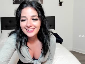 girl
        xvno cam image #2082449