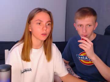 couple
        julsweet cam image #2310446