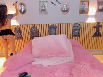girl
        little_effy18 cam image #2623324