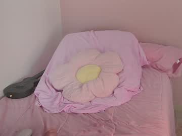 girl
        little_effy18_ cam image #4809955
