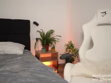 girl
        aria_diaz cam image #4088317