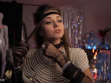 girl
        lettymoa cam image #4032956