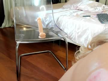 girl
        mazeekiin cam image #5812000