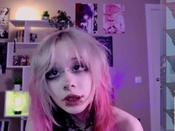 girl
        lollyshy__ cam image #6088381