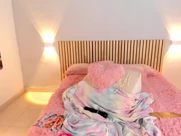 girl
        little_effy18 cam image #1851168