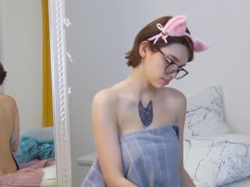 girl
        lisa_milkis cam image #733555