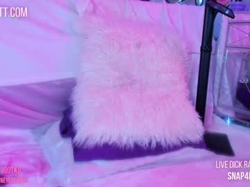 girl
        butterybubblebutt cam image #1537428