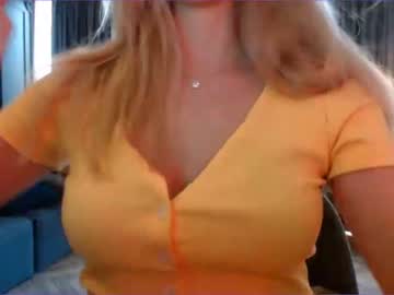girl
        bitter_moon cam image #1213256