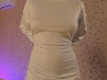 girl
        aimeerogers cam image #1584531