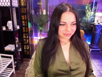 girl
        alma_pearl cam image #2744726