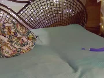 girl
        girl_next_door19 cam image #898231