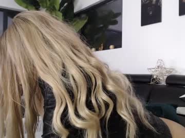 girl
        marrylouanne cam image #1118428