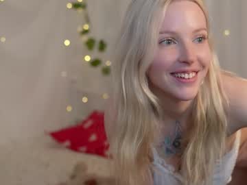couple
        sparks__daisy cam image #6553659