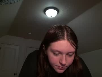 girl
        astridbaker69 cam image #3360186
