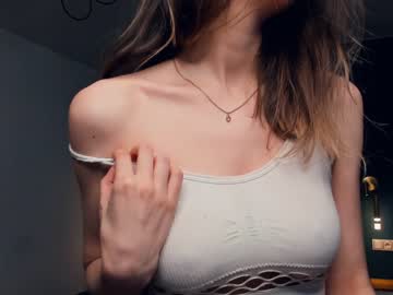 girl
        oh_sunny_ cam image #3749551