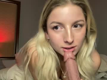 girl Cam Girls Masturbating With Dildos On Chaturbate with official_ellieanne