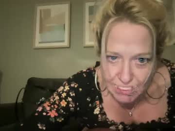 girl
        erindom14 cam image #5811644