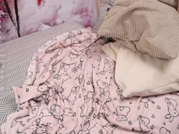 girl
        hinatabroks cam image #4224314