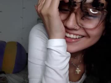 girl
        miaxrain cam image #6154538