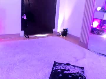 girl
        zephirah_abney cam image #6683585