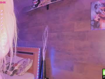 girl
        yolandabertha cam image #1132134