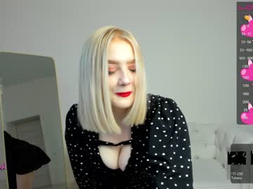 girl
        oliviabr0wn cam image #279122