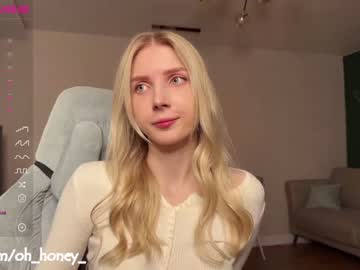 girl
        oh_honey_ cam image #1636380