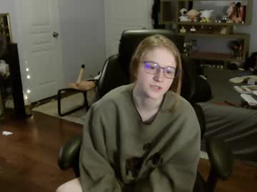 girl
        southerbunny cam image #1919126