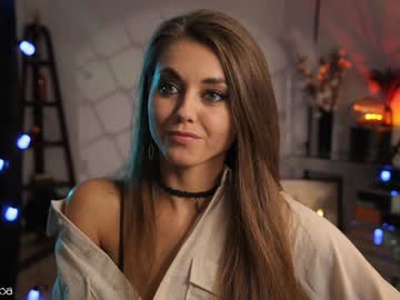 girl
        lettymoa cam image #4795339