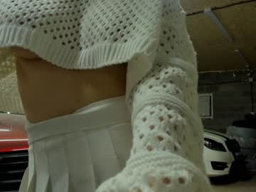 girl
        jenniferden cam image #4011583