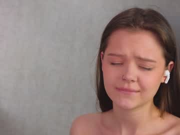girl
        itwasinsimpsons cam image #3636025